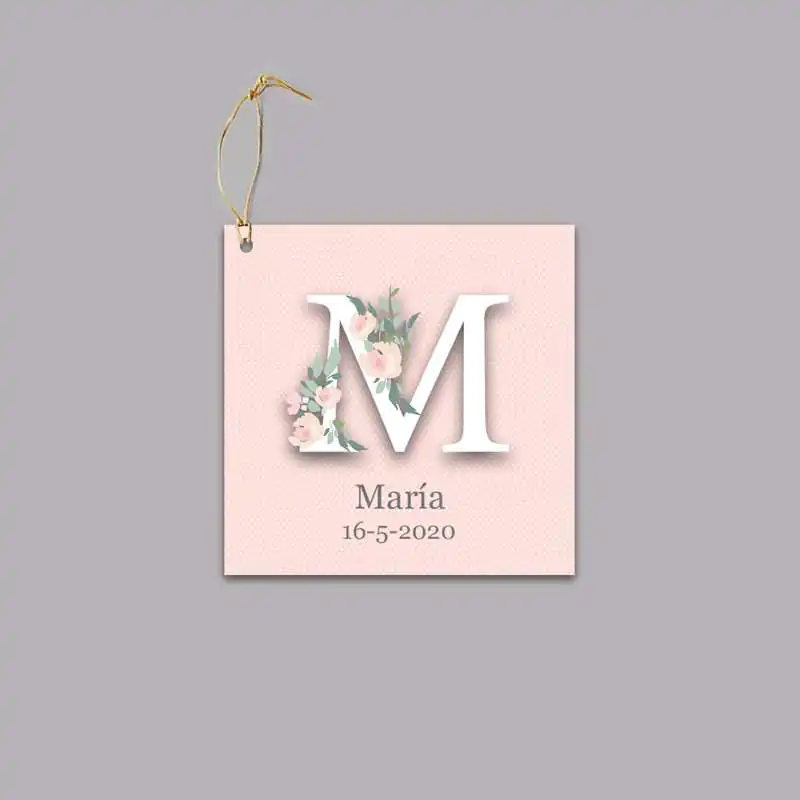 ETIQUETA CUADRADA CON INCIAL CON FLORES