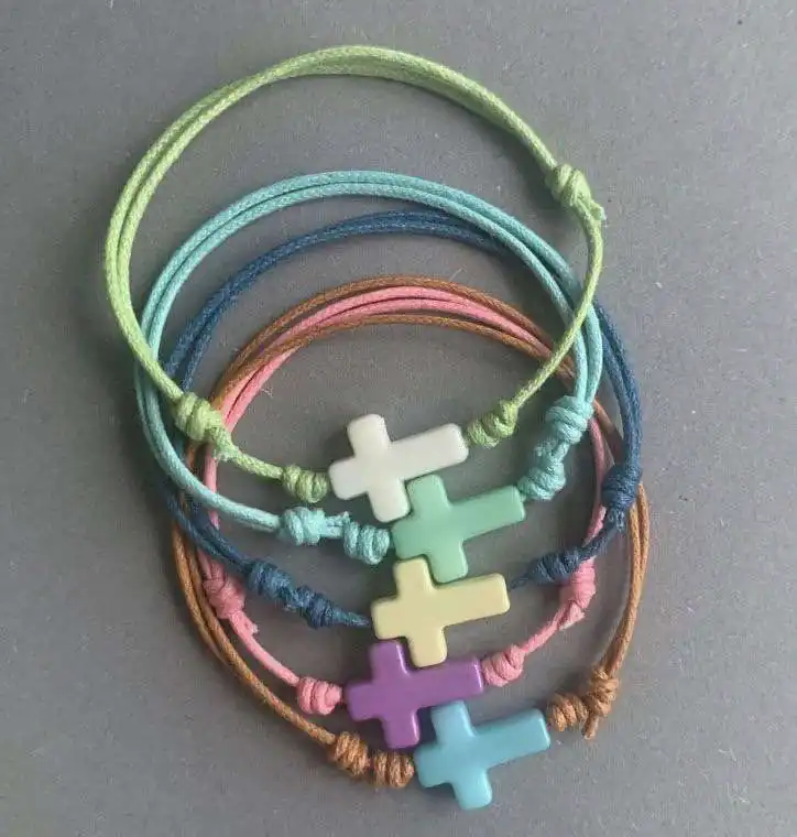 PULSERAS CON CRUCES DE COLORES Y CORDON DE ALGODÓN ENCERADO